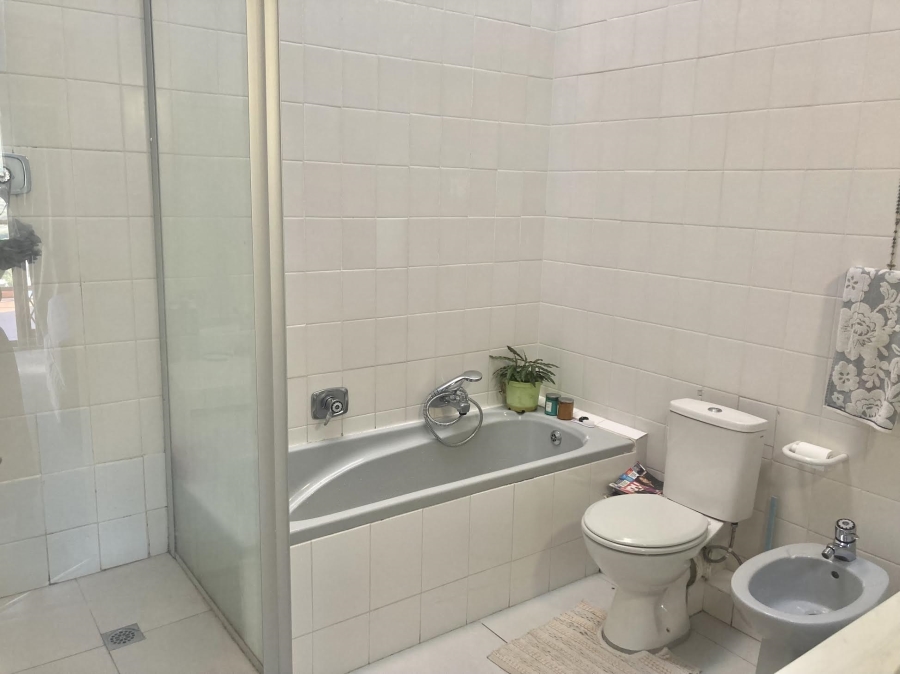 To Let 4 Bedroom Property for Rent in Beach Estate Western Cape